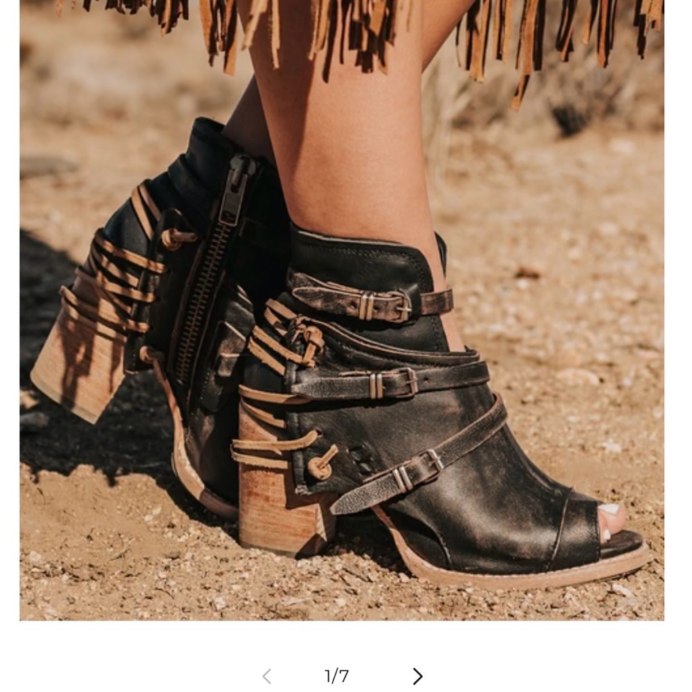 Freebird Black and Tan Strappy Ankle Boots (Carterr)